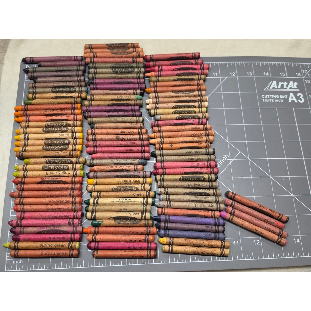 Vintage Crayola Crayon Bulk Lot Mixed Colors Thistle Raw Umber Binney & Smith